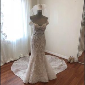 Wedding gown